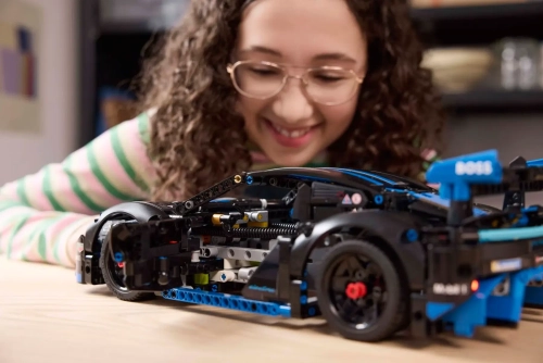 LEGO Technic 42176 Porsche GT4 e-Performance