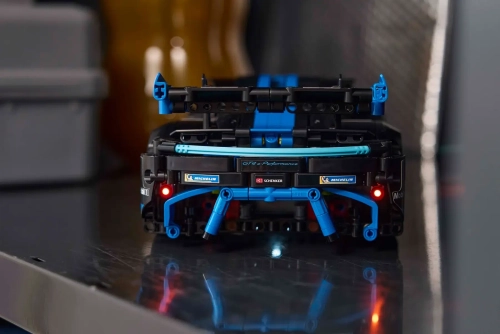 LEGO Technic 42176 Porsche GT4 e-Performance