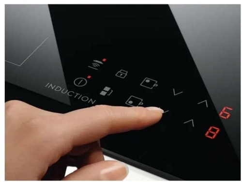 Варочная панель индукционная Electrolux LIT30230C